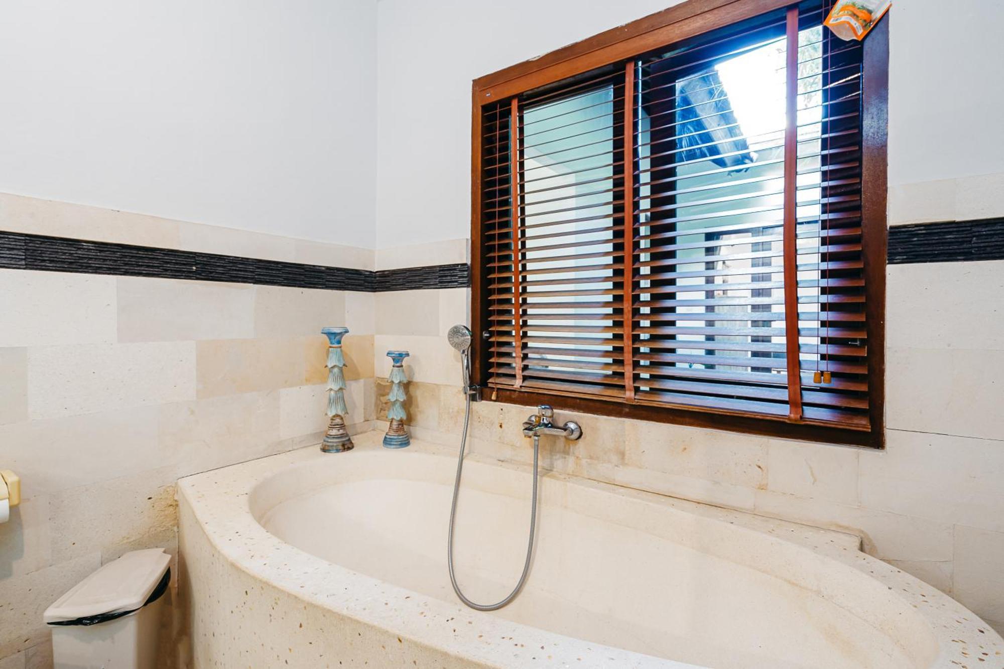 Mahayana Villa Batu Belig - Close To The Beach ชังกู ภายนอก รูปภาพ
